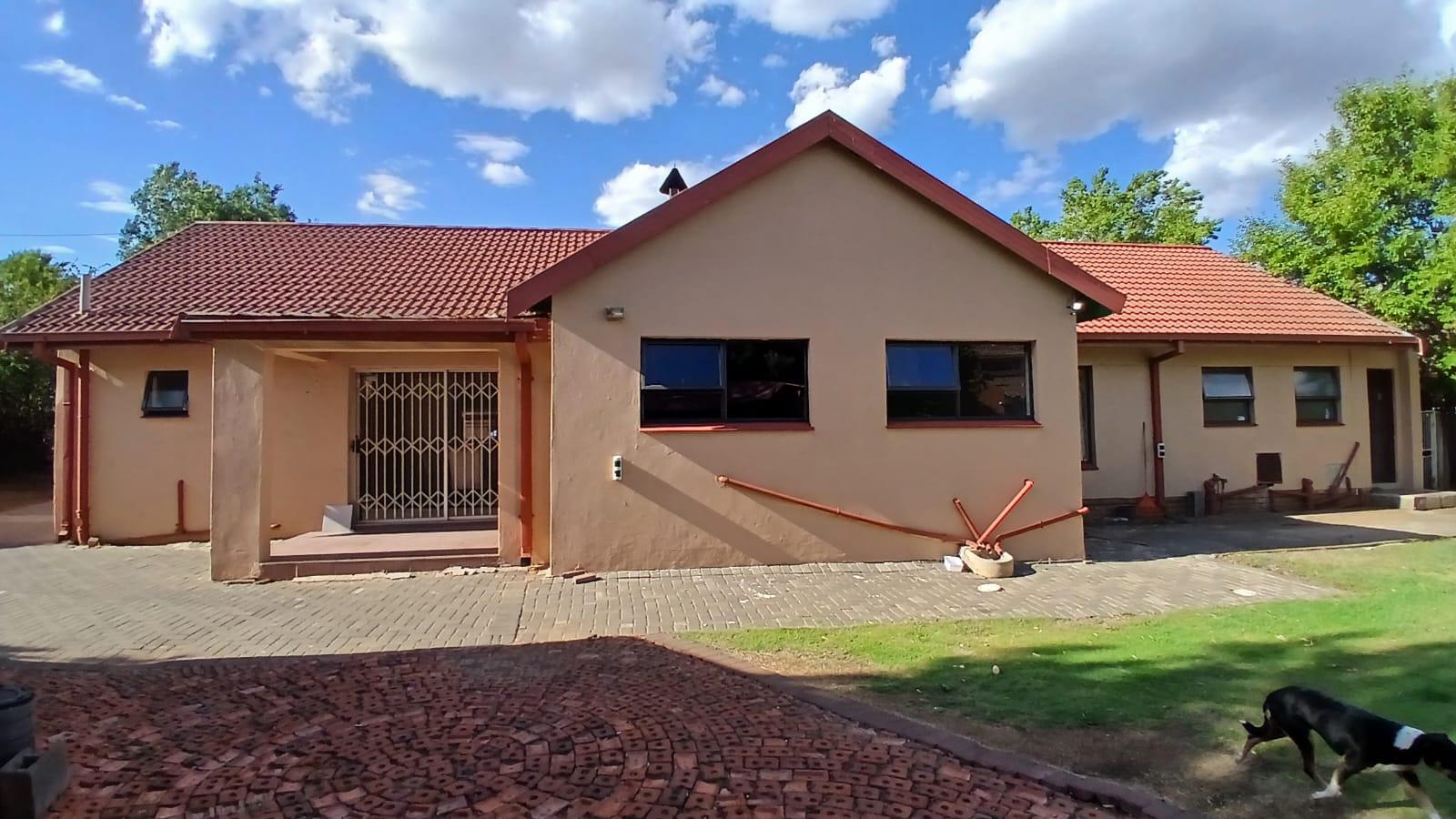 4 Bedroom Property for Sale in Pellissier Free State